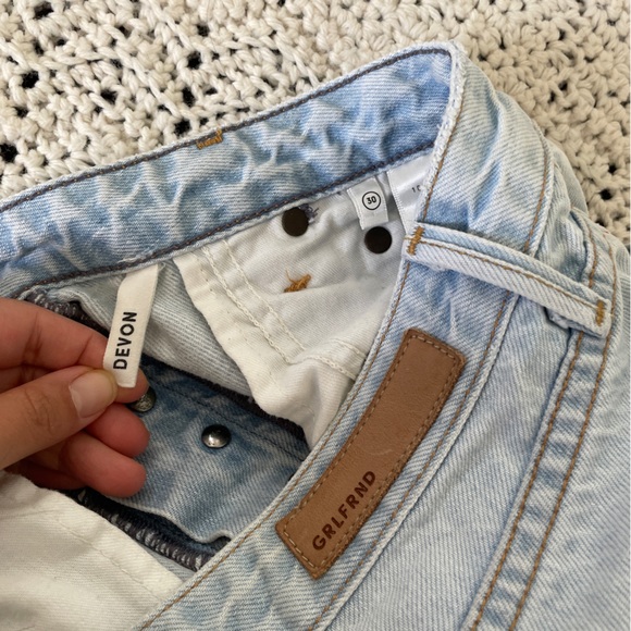 GRLFRND Devon High Rise Slim Boyfriend Jeans Light Wash (Size 30) - Picture 9 of 15